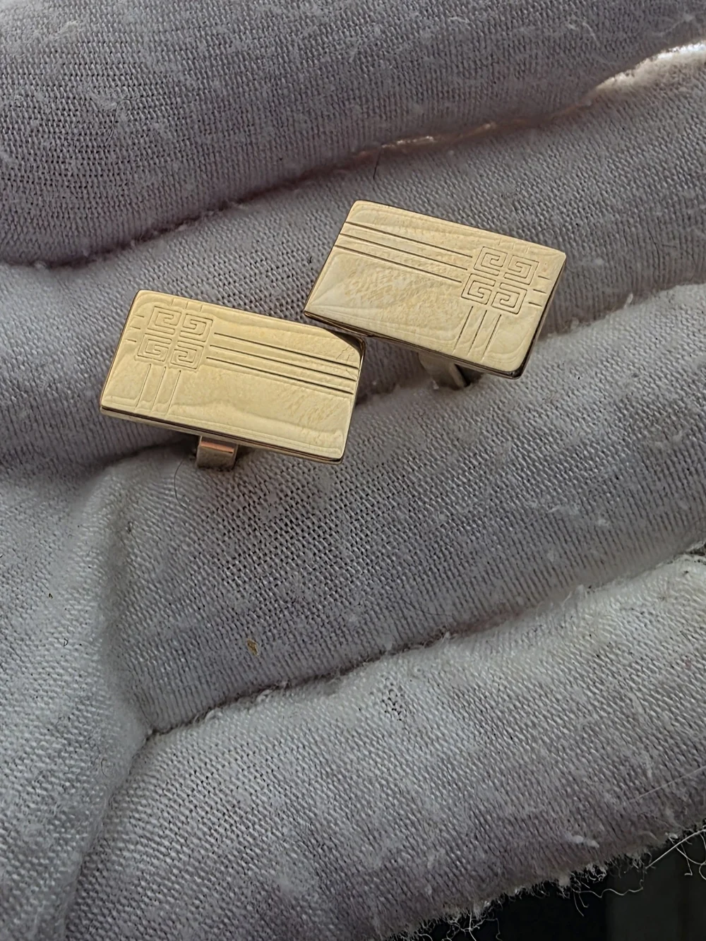 Vintage Givenchy Gold Tone Rectangle 4G Logo CufflinksCategory